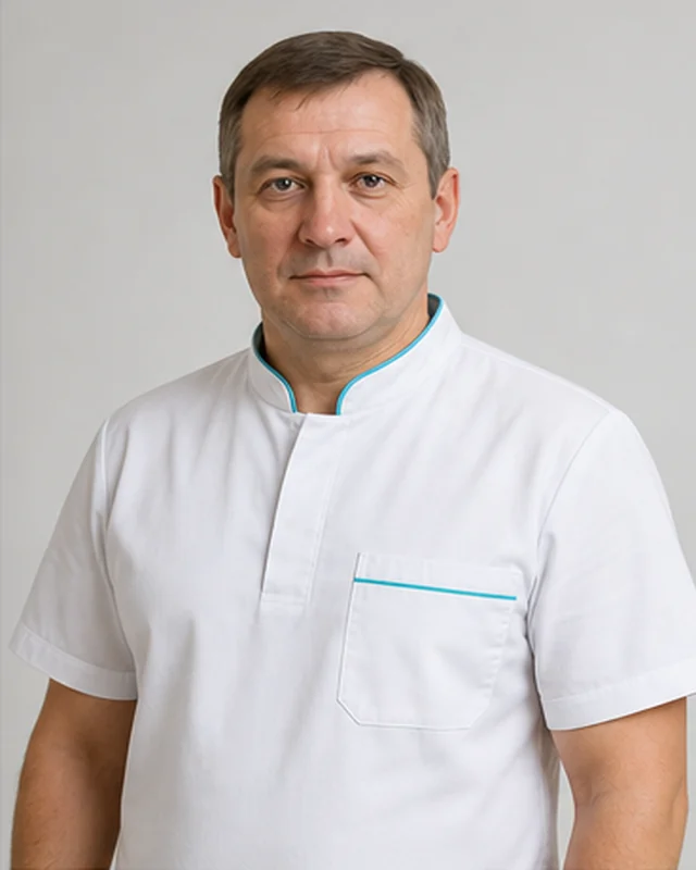 Специалист Clinero по мойке окон