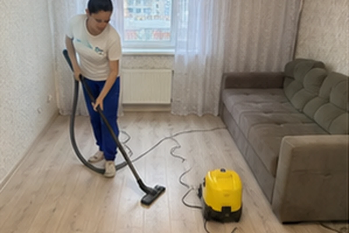 Еженедельная уборка двухкомнатной квартиры: в процессе