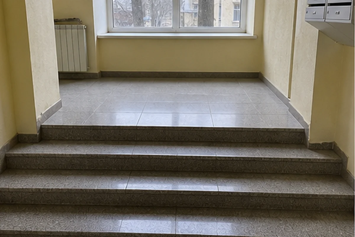 Уборка входной группы жилого дома: после уборки